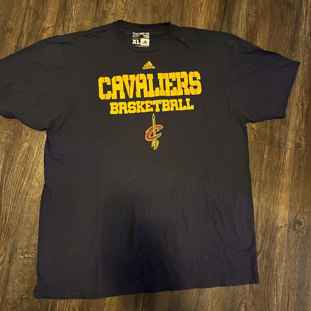 Like new Cleveland Cavaliers Adidas NBA Basketball tshirt size XL